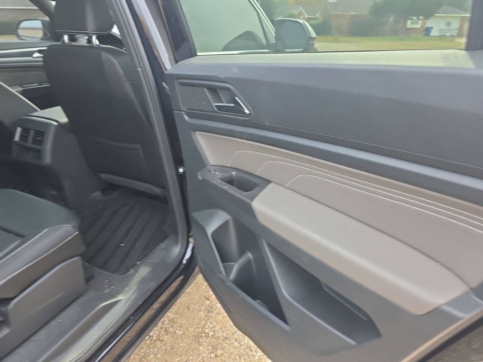 Used 2022 Volkswagen Atlas Cross Sport SEL R-Line image 10