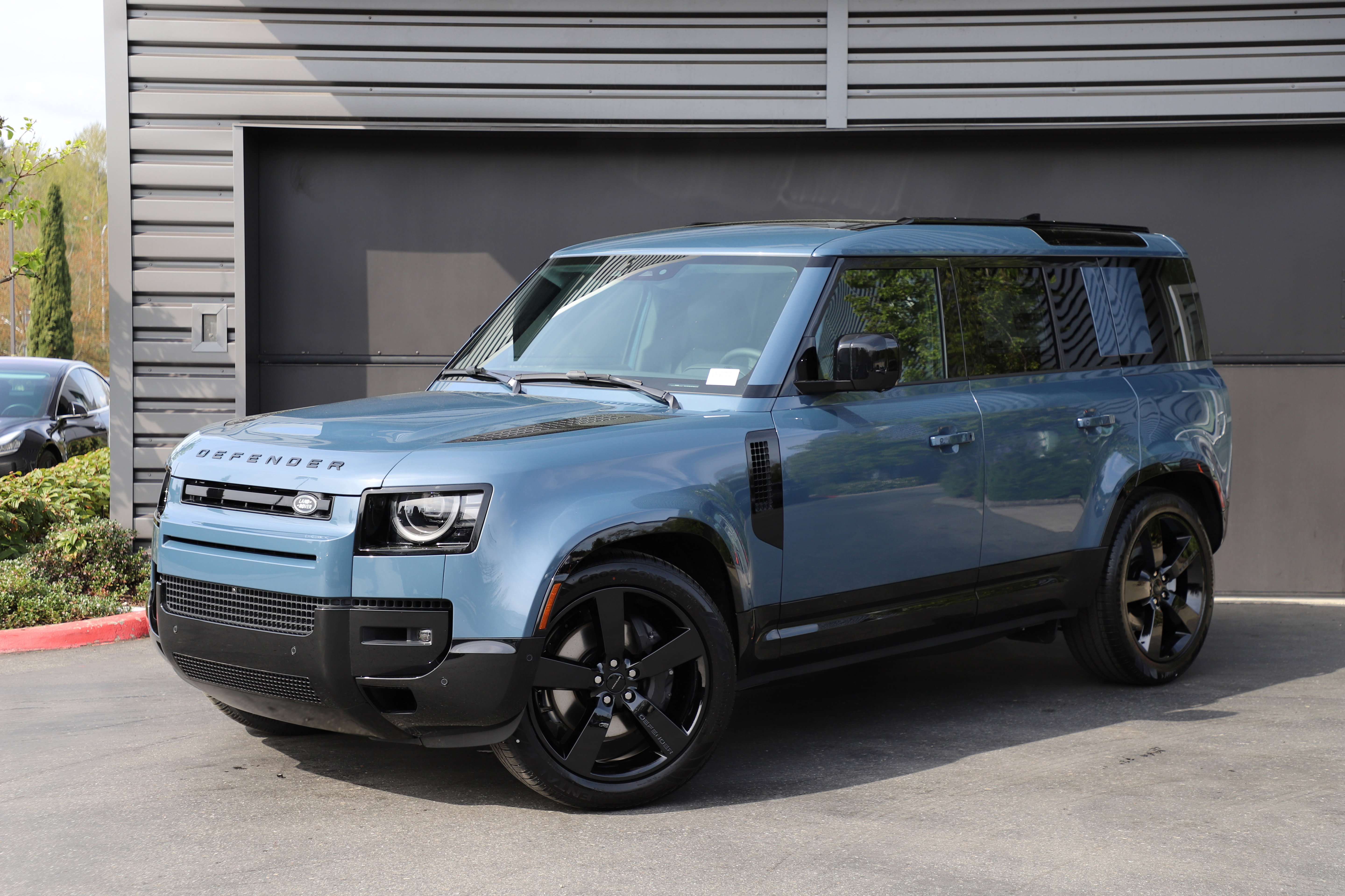 New 2026 Land Rover Defender 110 X-Dynamic SE image 1