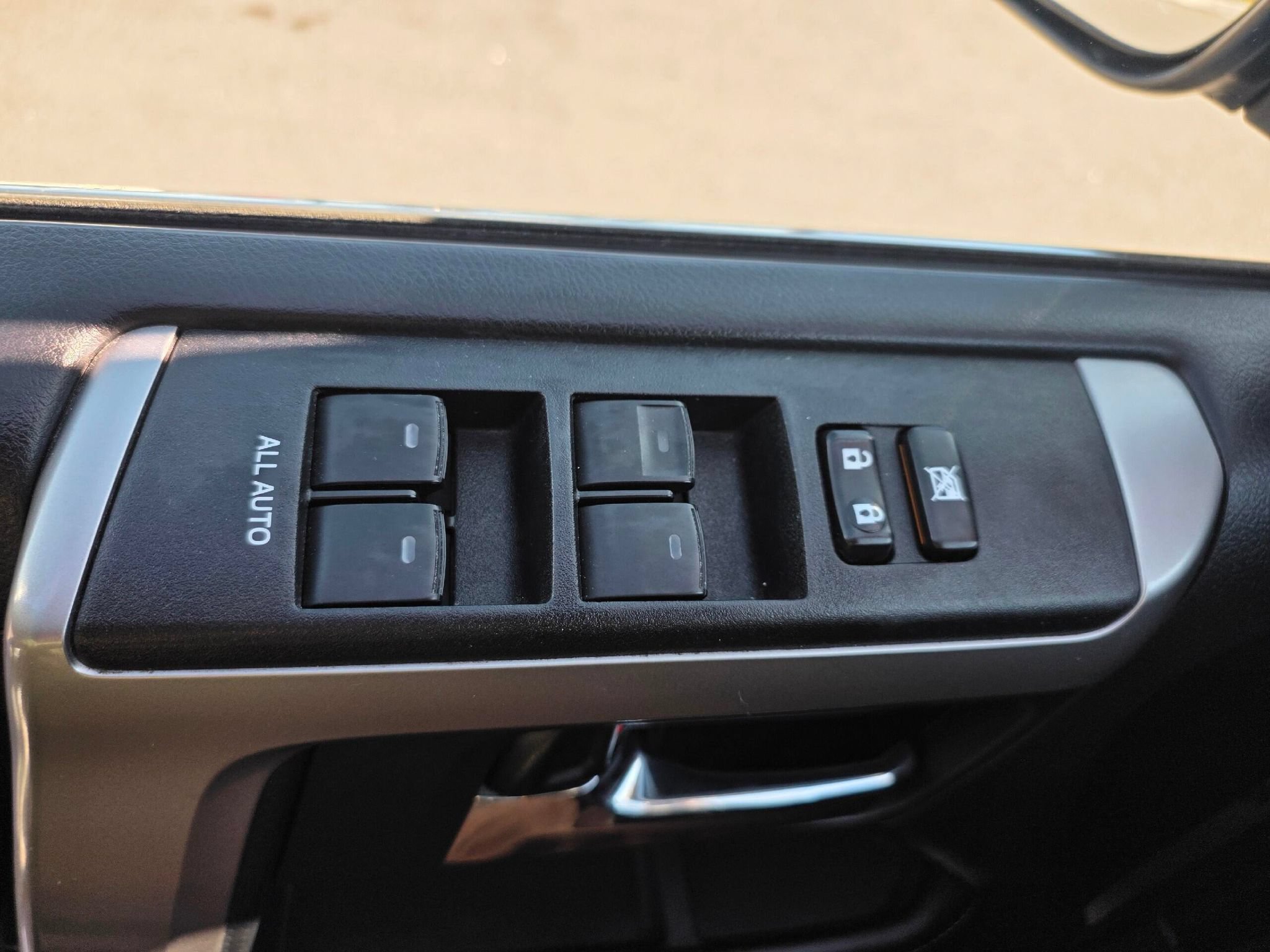 Used 2014 Toyota 4Runner Limited AWD/4WD image 25