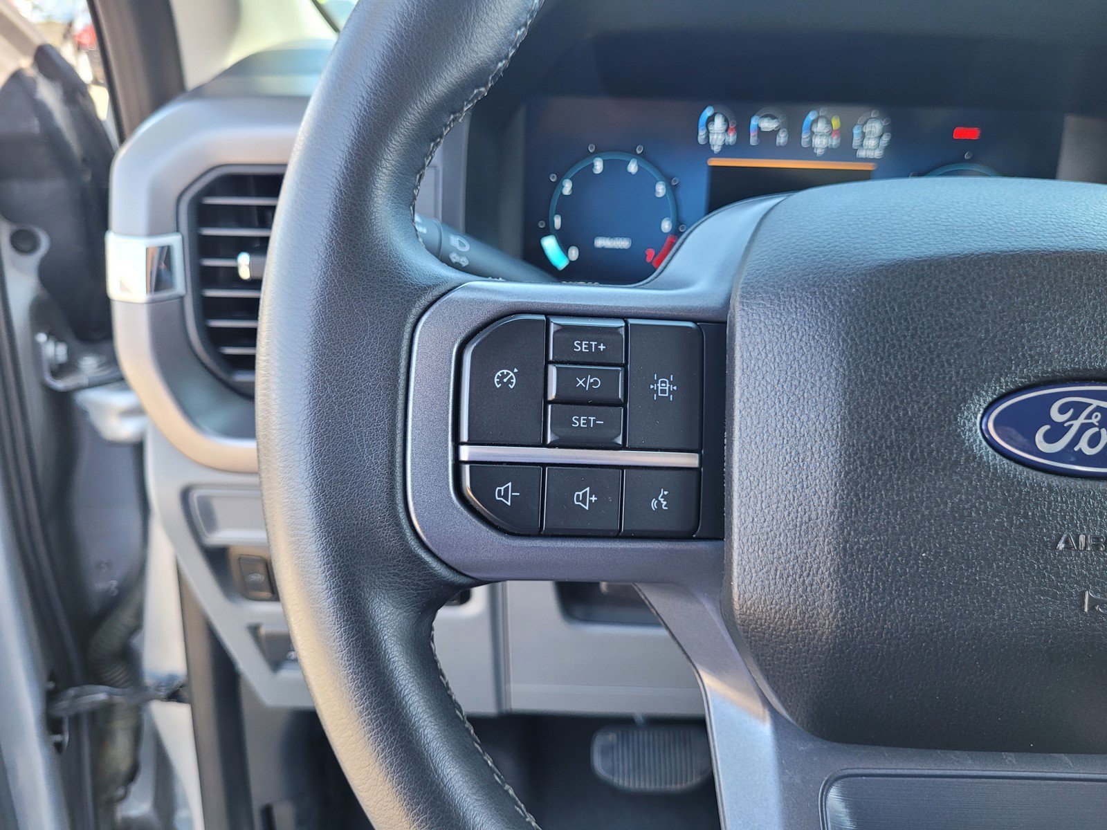 Used 2025 Ford F150 XLT w/ Equipment Group 301A Standard RWD image 21