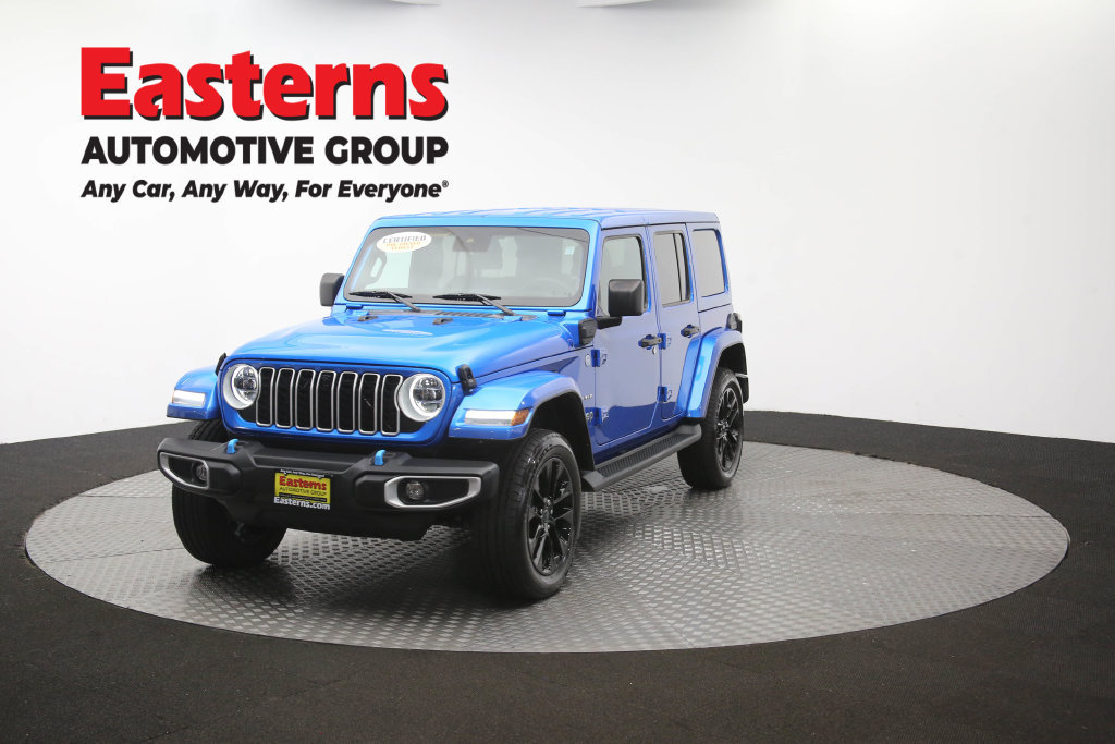 Used 2024 Jeep Wrangler Unlimited Sahara w/ Technology Group AWD/4WD image 56