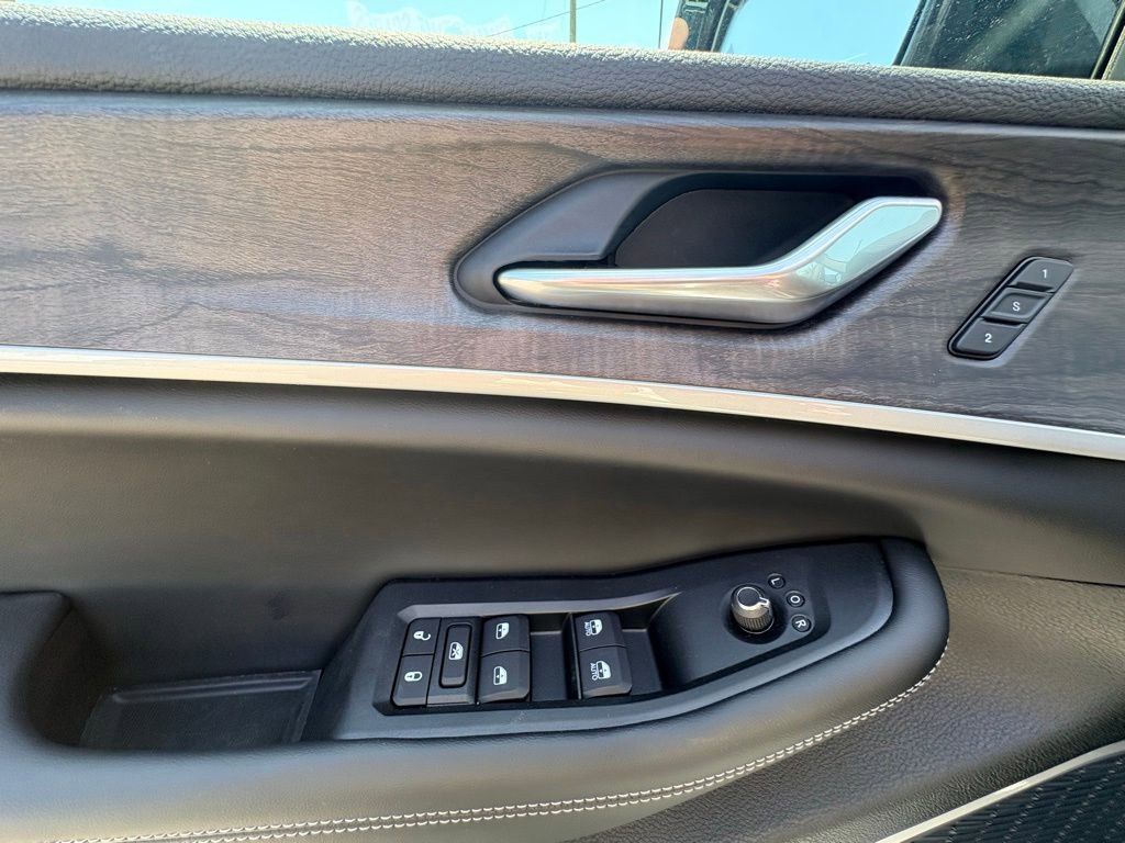 New 2026 Jeep Grand Cherokee Limited AWD/4WD image 18