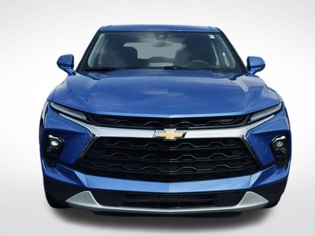 Used 2025 Chevrolet Blazer LT AWD/4WD image 2