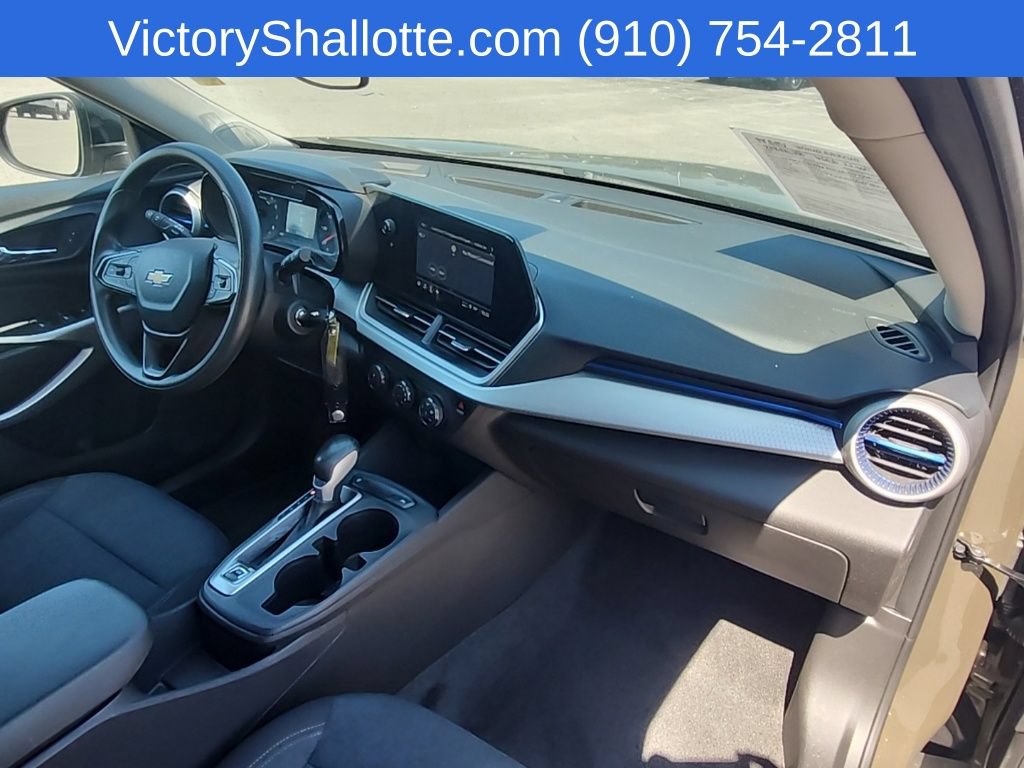 Used 2024 Chevrolet Trax LS FWD image 30