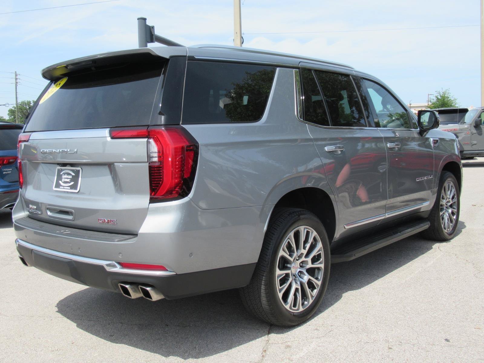 Used 2025 GMC Yukon Denali AWD/4WD image 7