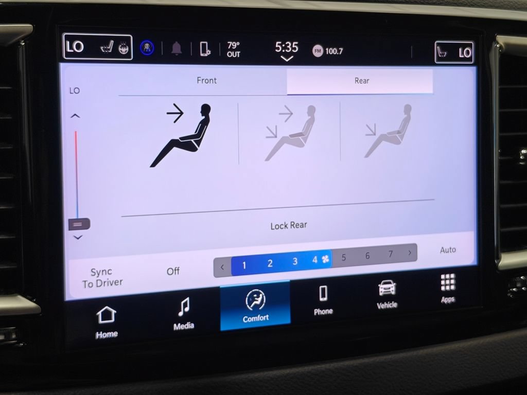 Used 2024 Chrysler Pacifica Touring-L FWD image 40