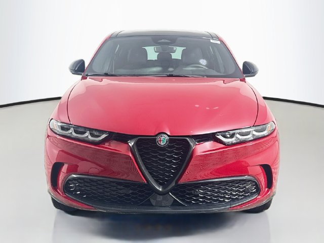 Used 2024 Alfa Romeo Tonale Veloce w/ Premium Interior Package AWD/4WD image 2
