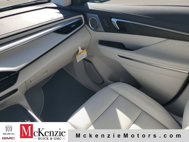New 2027 Buick Enclave Avenir w/ LPO, Floor Liner Package FWD image 31