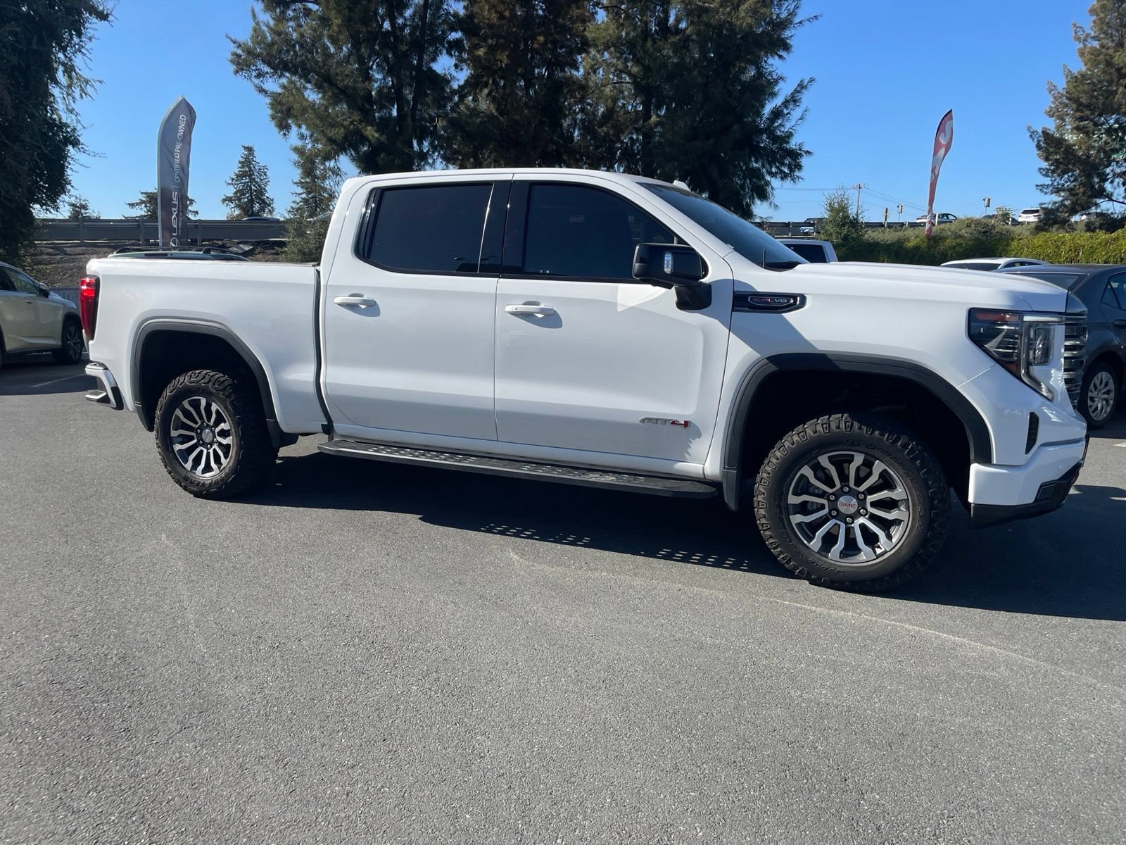 Used 2023 GMC Sierra 1500 AT4 AWD/4WD image 4