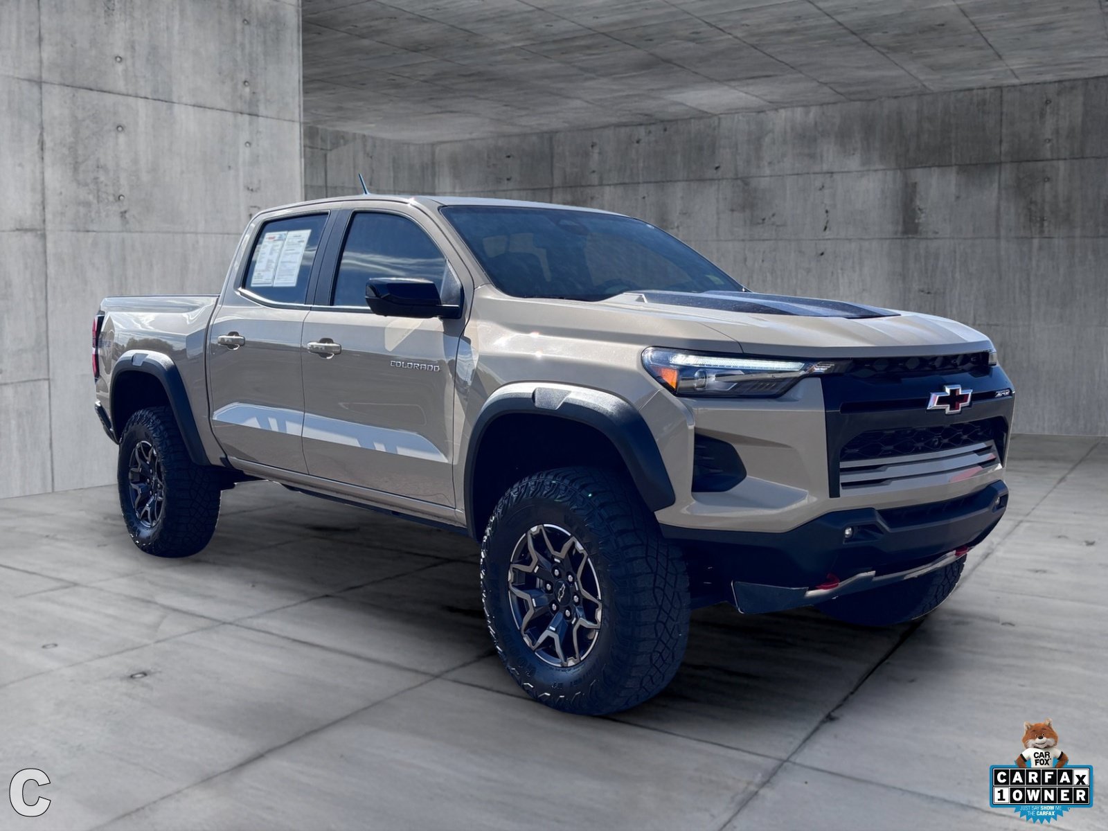 Used 2024 Chevrolet Colorado ZR2 w/ Technology Package AWD/4WD image 9