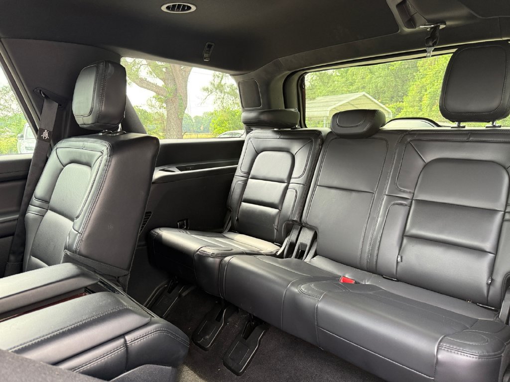Used 2021 Lincoln Navigator Reserve w/ Luxury Package AWD/4WD image 23