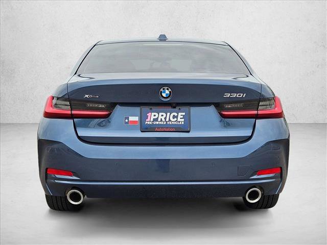 Used 2025 BMW 330i xDrive Sedan w/ M Sport Package image 7