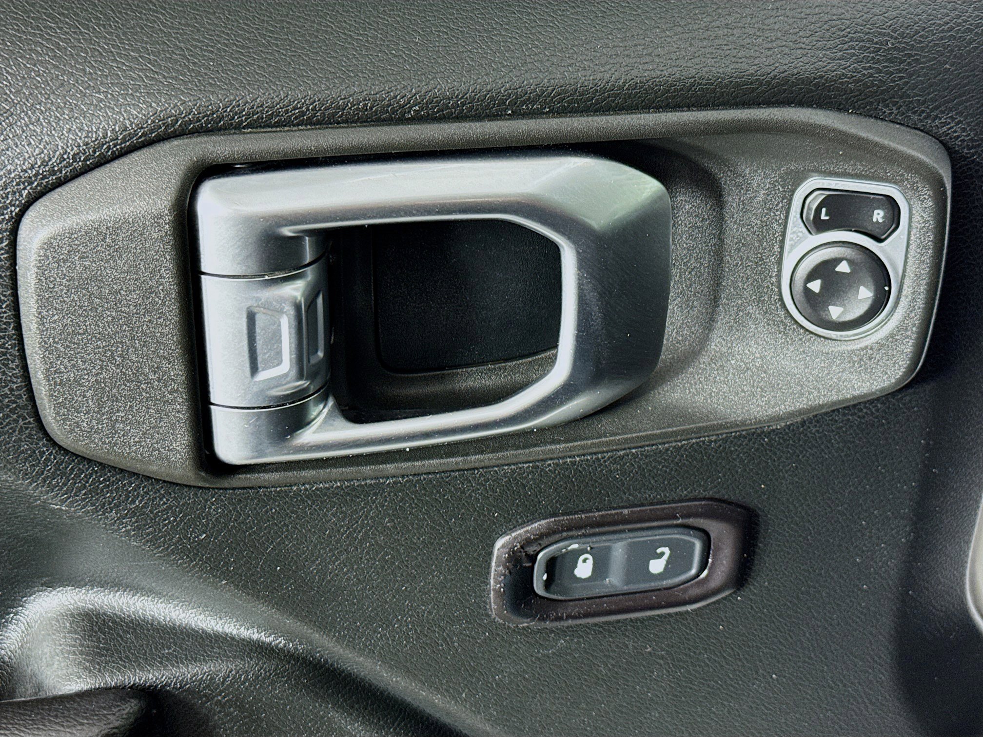 Used 2019 Jeep Wrangler Unlimited Sport S image 22