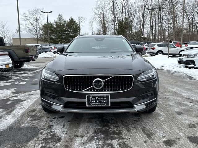 Certified 2023 Volvo V90 B6 Cross Country Plus w/ Climate Package image 8