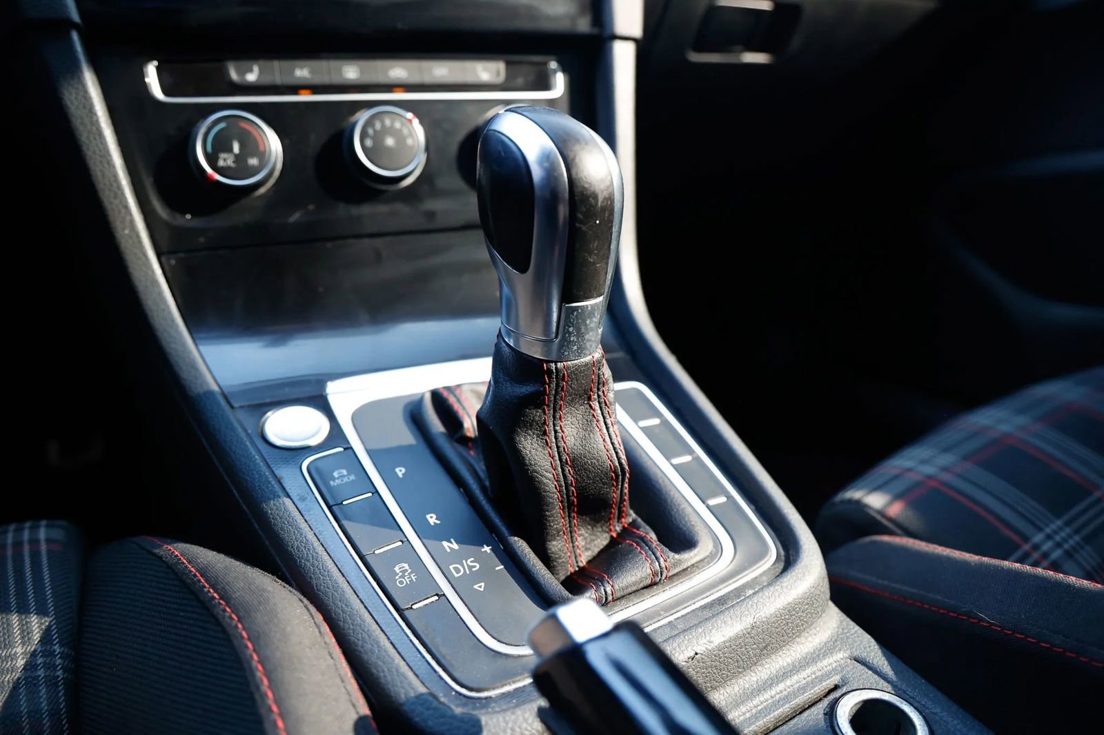 Used 2017 Volkswagen GTI Sport image 30