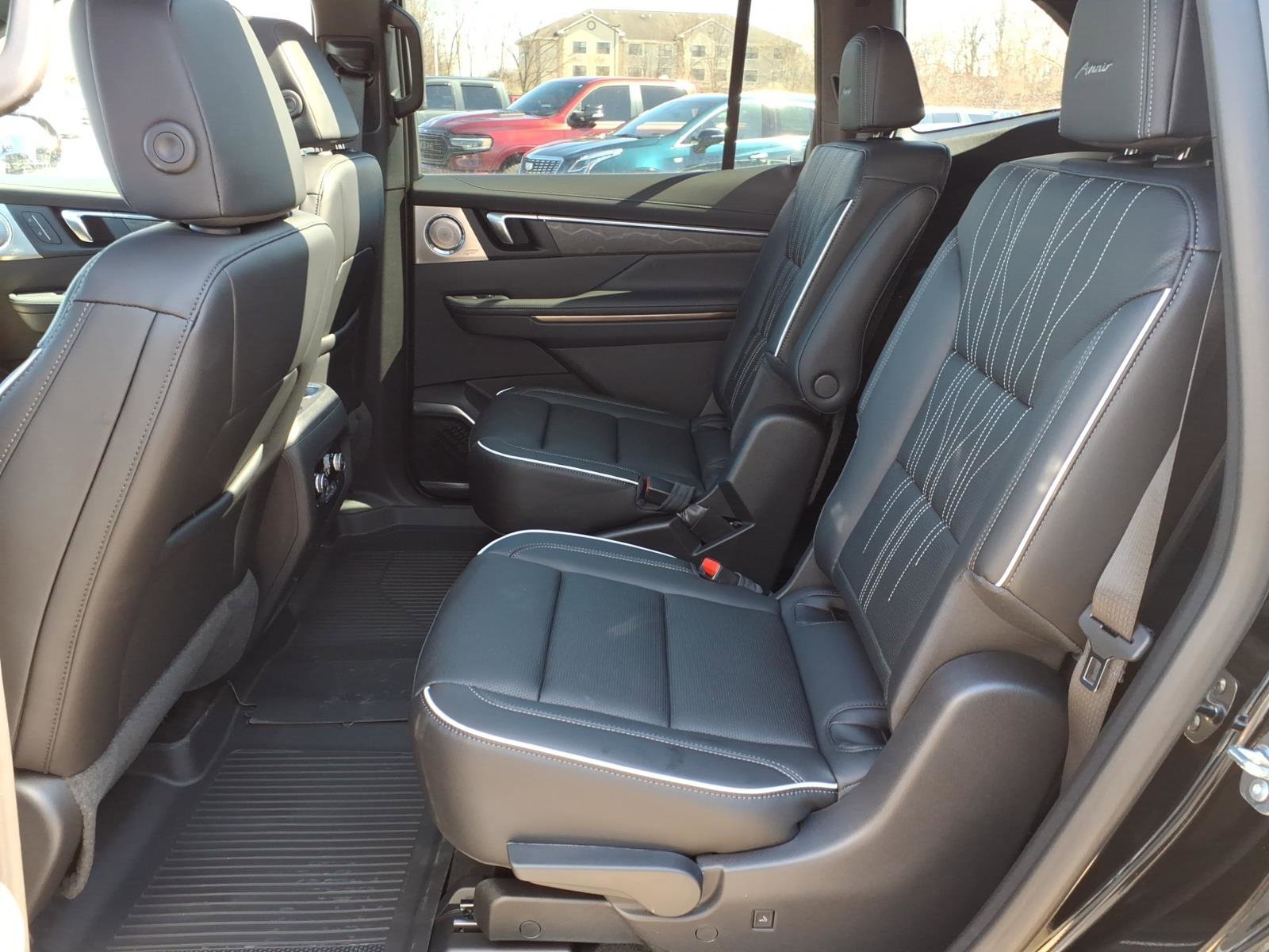 New 2026 Buick Enclave Avenir w/ Super Cruise Package AWD/4WD image 7