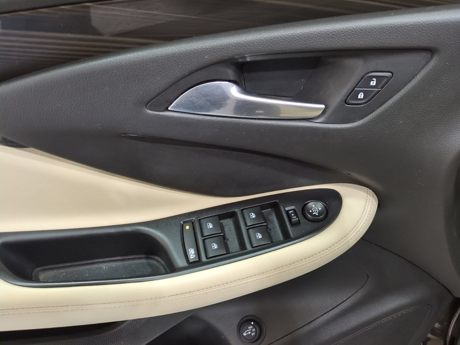 Used 2020 Buick Envision Preferred AWD/4WD image 17