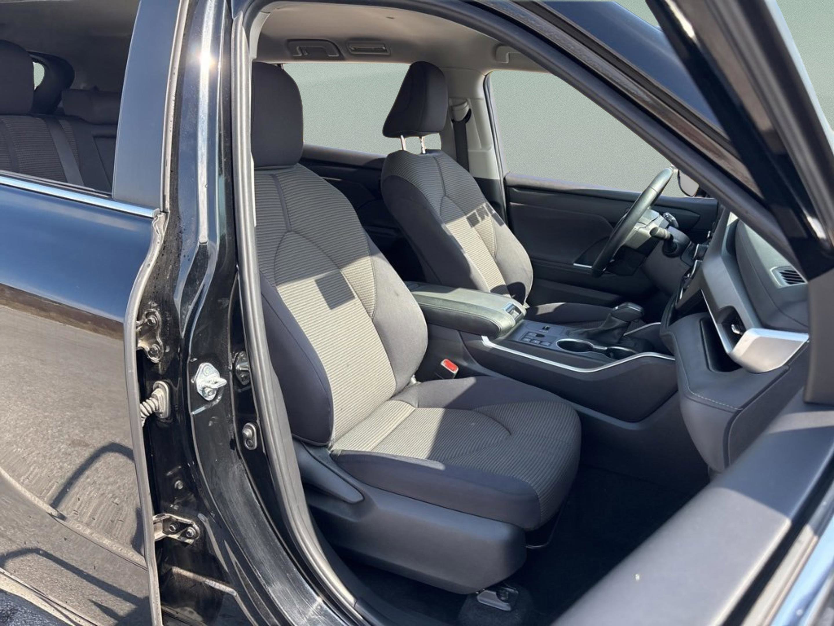 Certified 2024 Toyota Highlander LE image 33