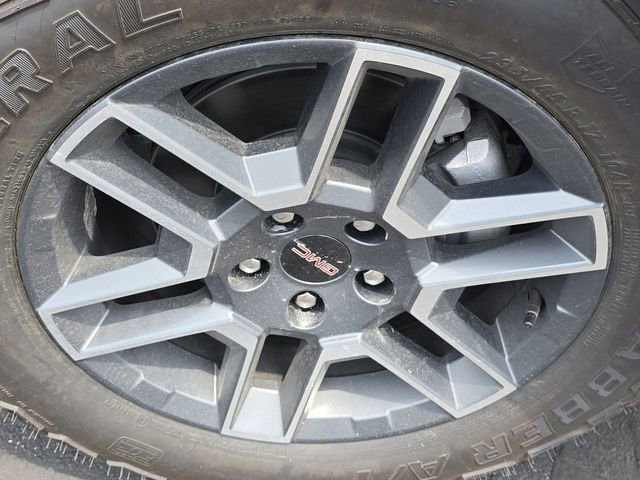 New 2026 GMC Terrain AT4 w/ Convenience Package III image 32