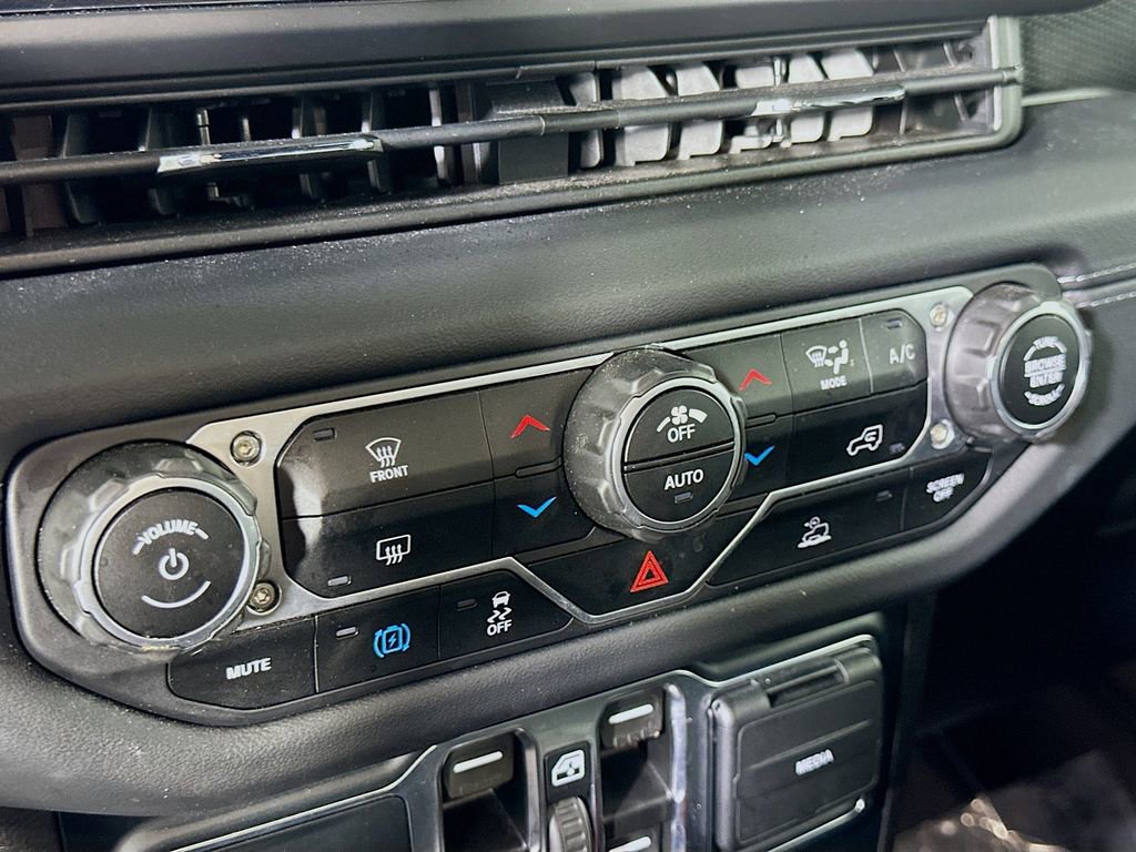 Used 2024 Jeep Wrangler Unlimited Rubicon 4xe image 26