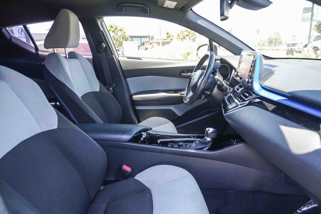 Used 2019 Toyota C-HR XLE FWD image 19