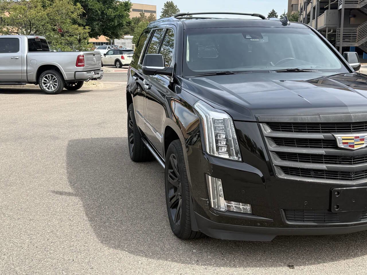Used 2016 Cadillac Escalade Premium AWD/4WD image 6
