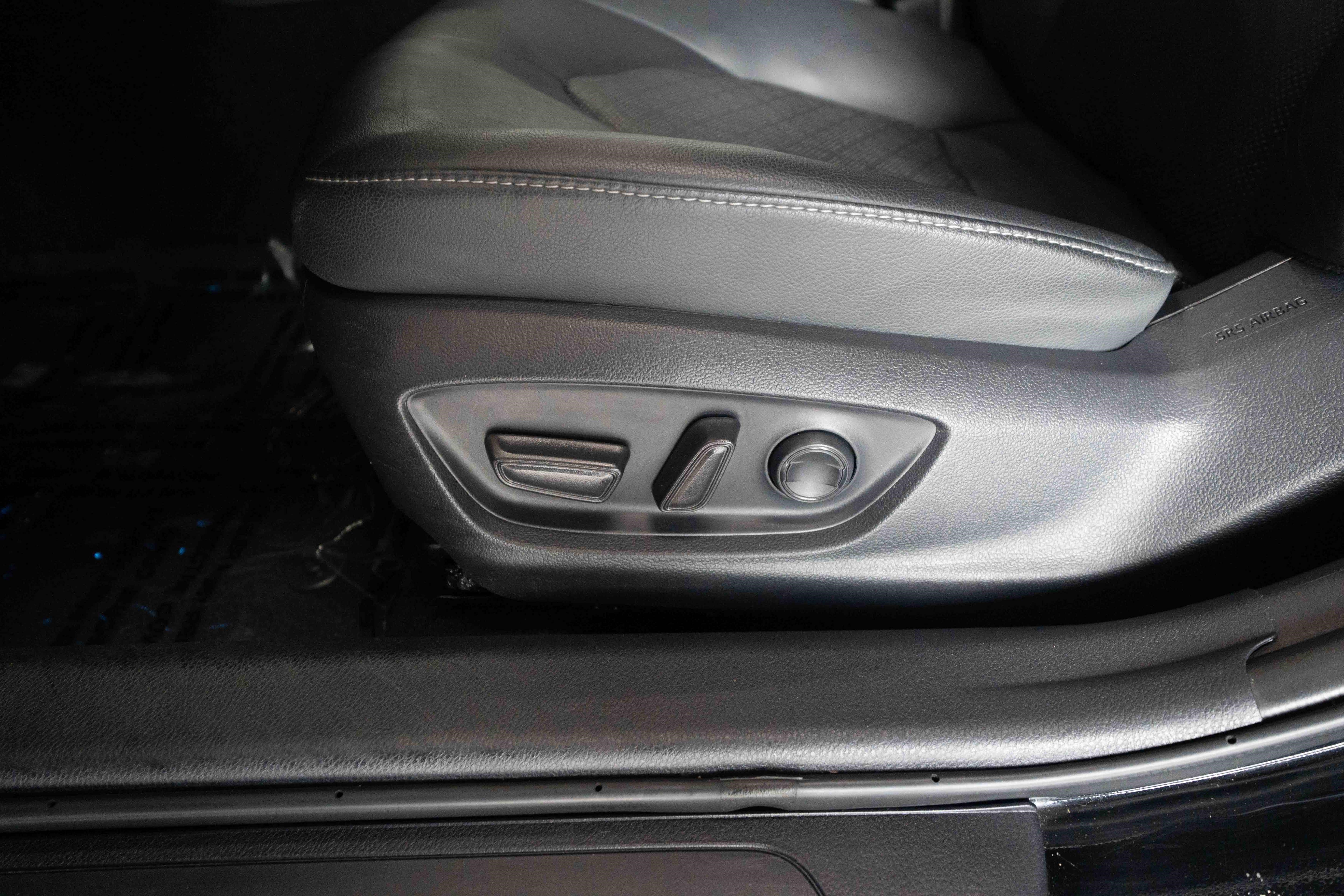 Used 2024 Toyota Camry XSE FWD image 12