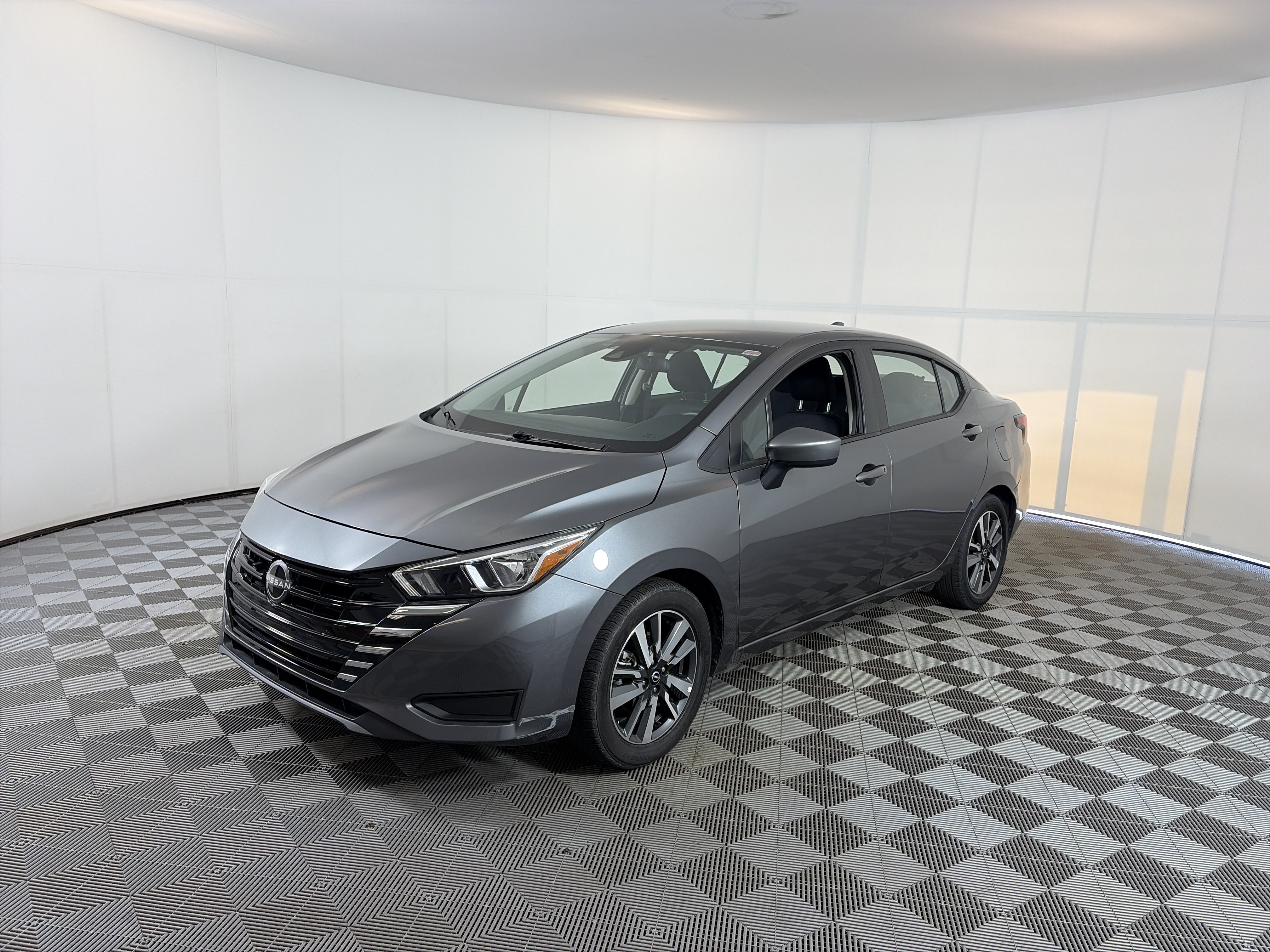 Used 2024 Nissan Versa SV FWD image 2