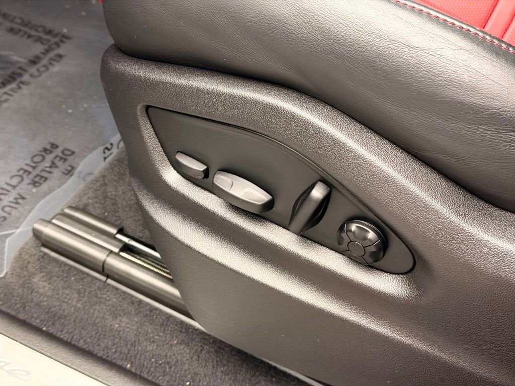 Used 2024 Porsche Cayenne Coupe image 22