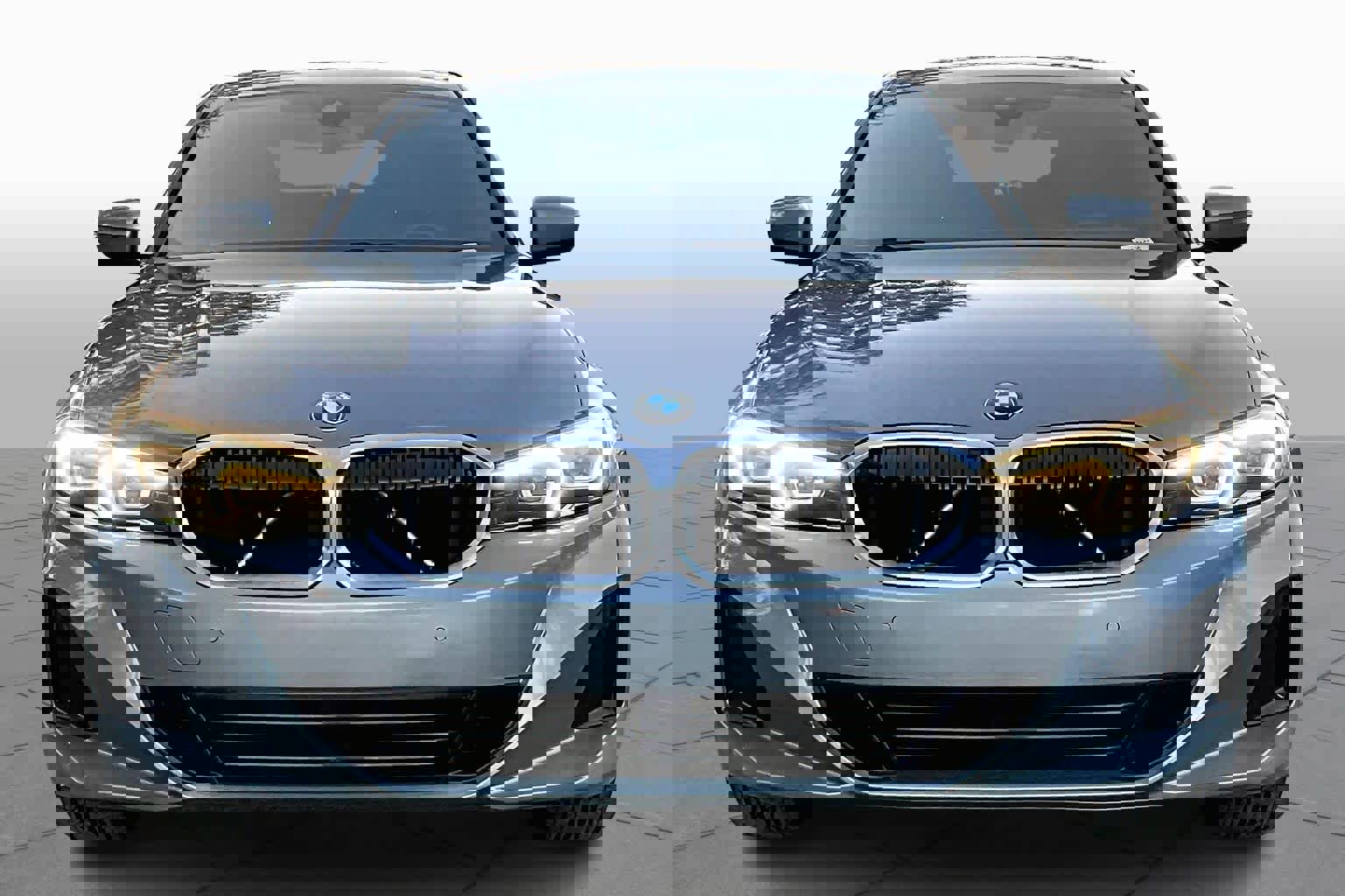 Used 2023 BMW 330i Sedan w/ Driving Assistance Package image 3