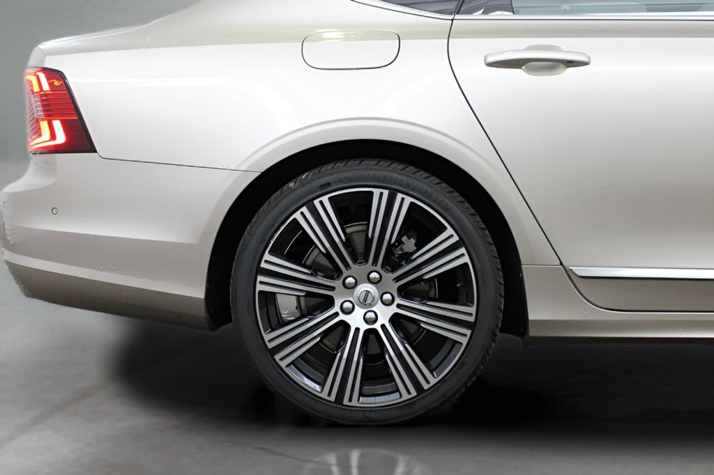 Certified 2023 Volvo S90 B6 Plus w/ Protection Package Premier AWD/4WD image 12