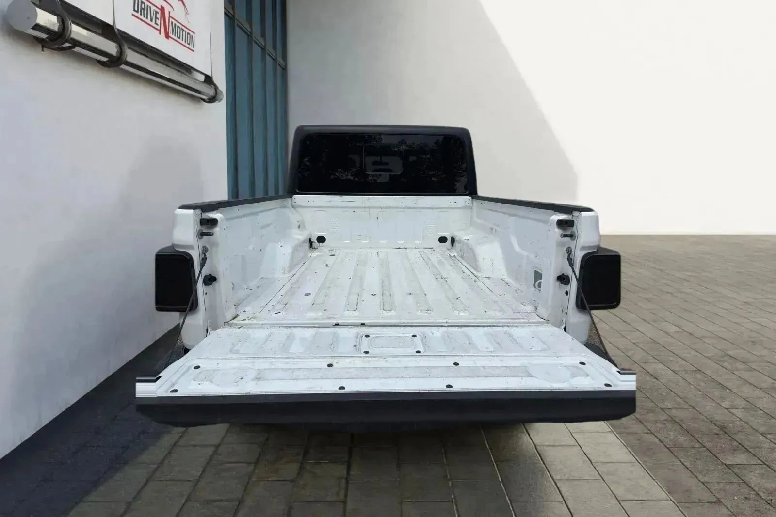 Used 2023 Jeep Gladiator Sport image 31