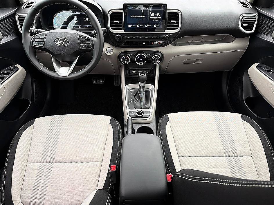 New 2026 Hyundai Venue SEL FWD image 6