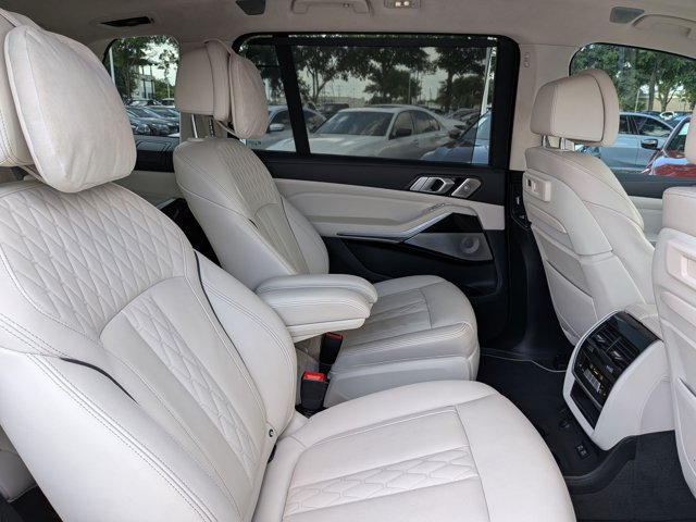 Used 2022 BMW ALPINA XB7 AWD/4WD image 22