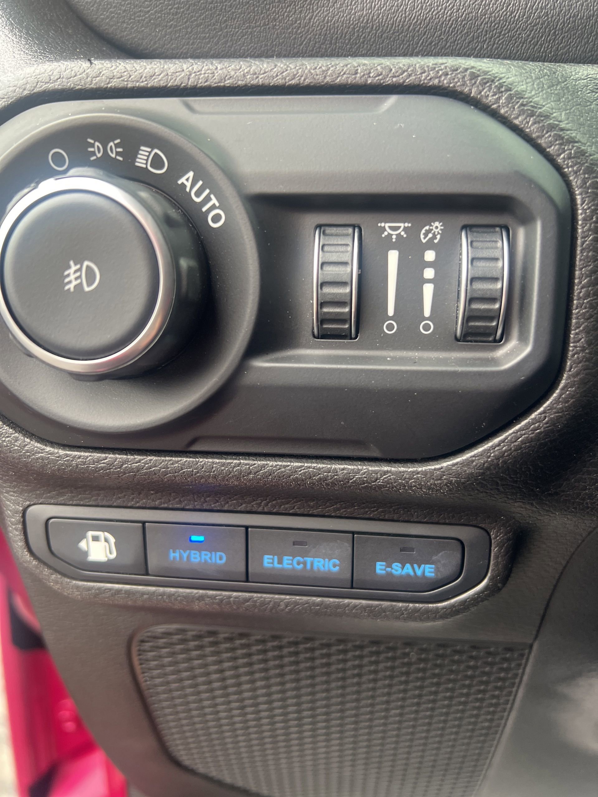 Used 2022 Jeep Wrangler Unlimited Sahara w/ Cold Weather Group AWD/4WD image 19