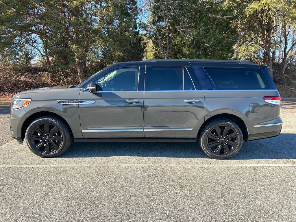 Used 2022 Lincoln Navigator L Black Label image 2