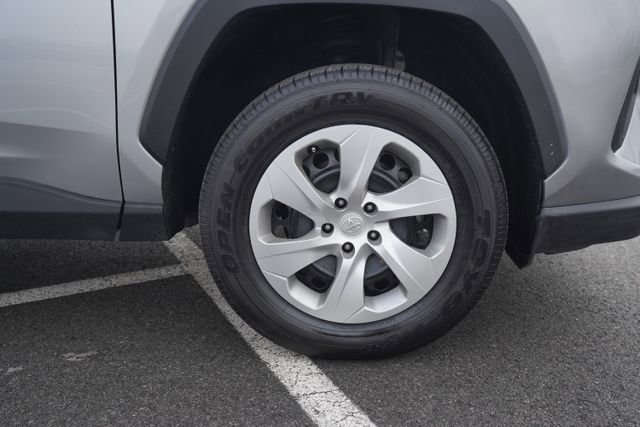 Used 2022 Toyota RAV4 LE image 41