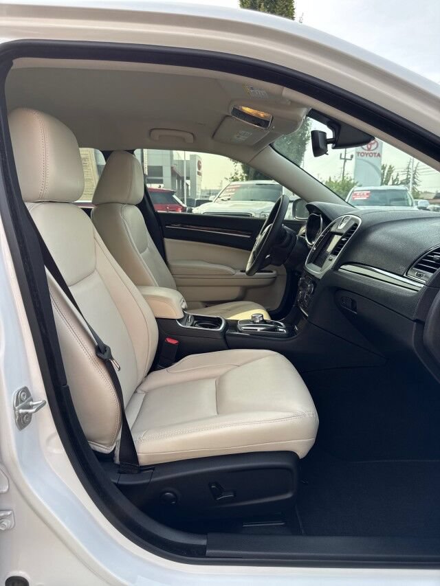 Used 2023 Chrysler 300 Touring L AWD/4WD image 17