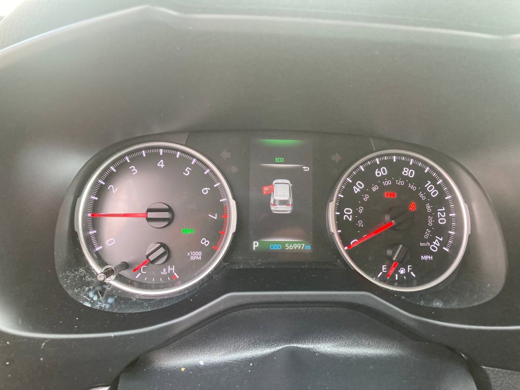 Used 2022 Toyota RAV4 XLE image 19
