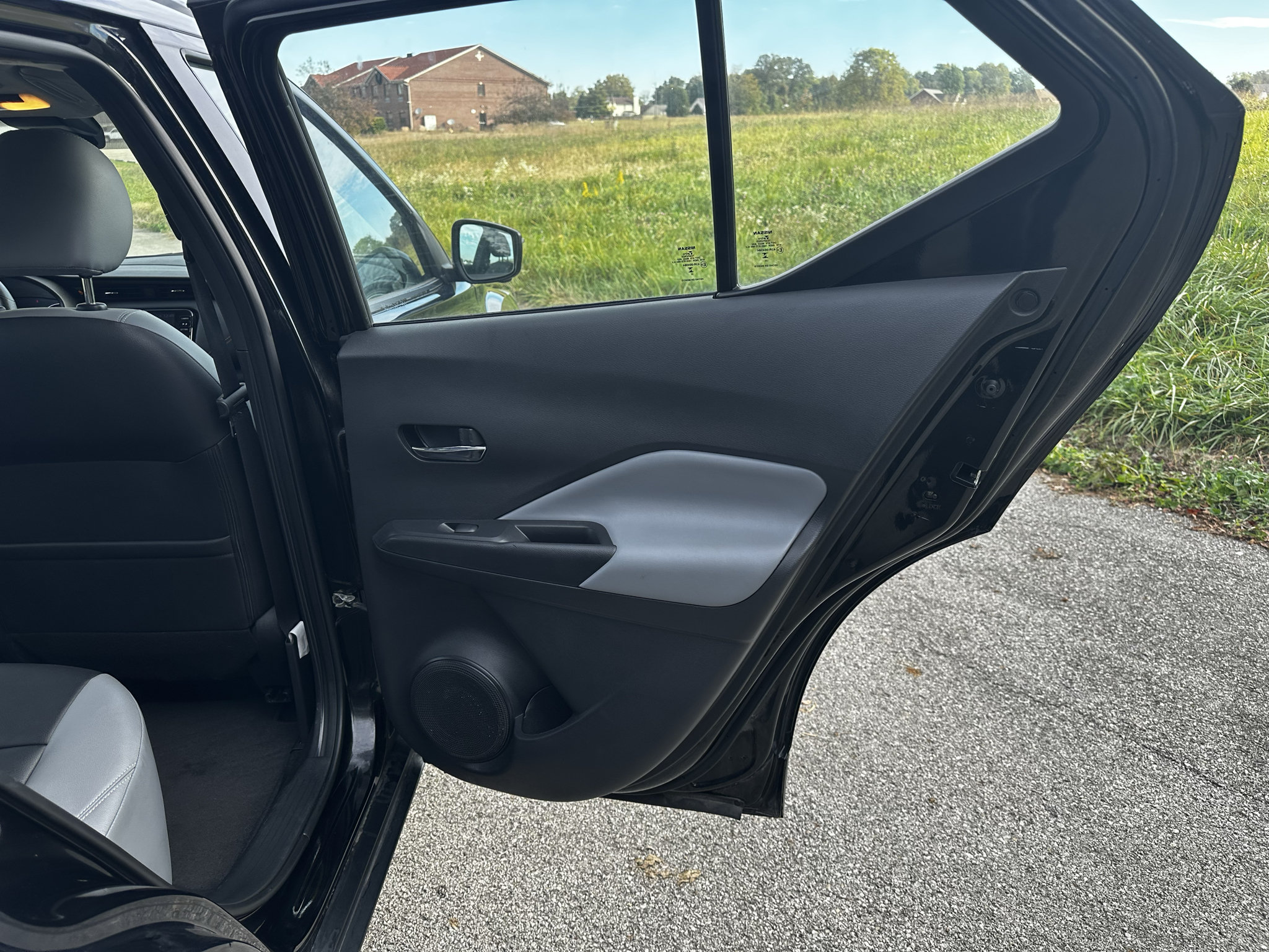 Used 2023 Nissan Kicks SR w/ SR Premium Package FWD image 28
