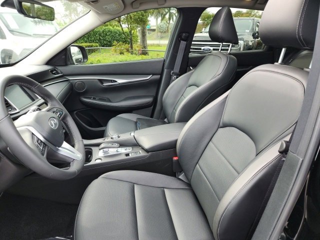 Used 2025 INFINITI QX50 Luxe image 17