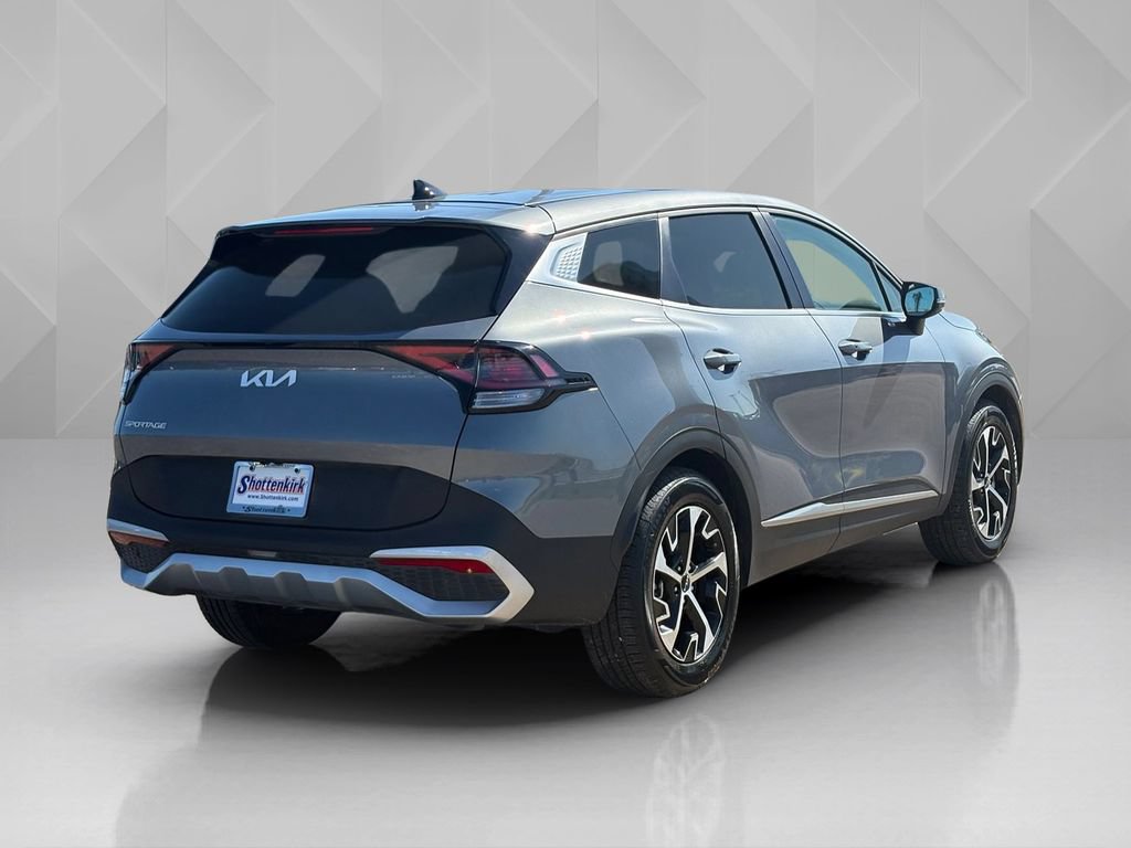 Used 2025 Kia Sportage EX FWD image 5