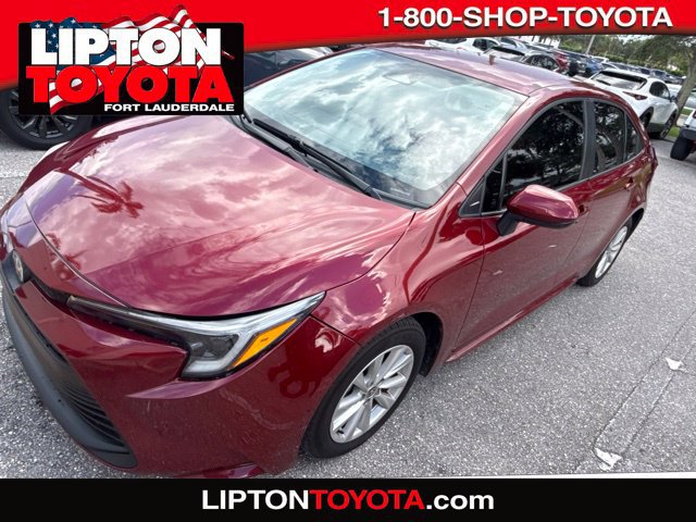 Used 2025 Toyota Corolla LE w/ LE Premium Package FWD image 1