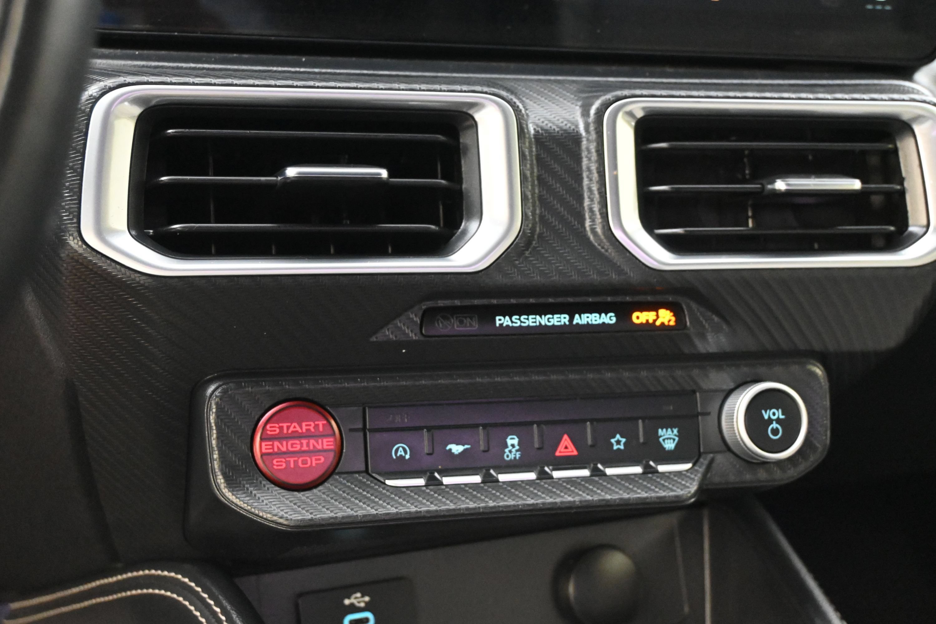 Used 2025 Ford Mustang GT Premium RWD image 17