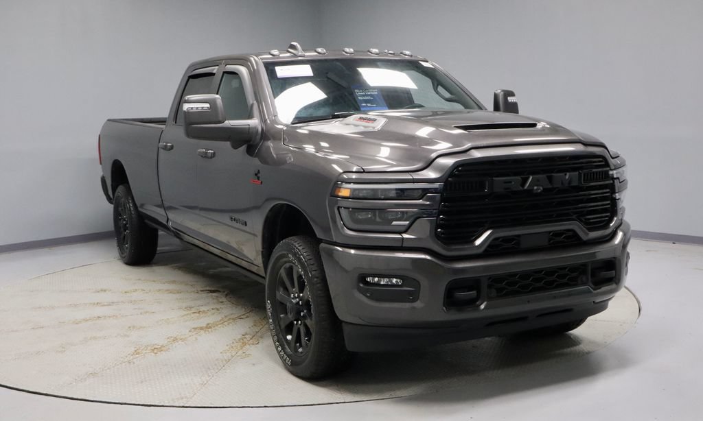 Used 2025 RAM 3500 Laramie AWD/4WD image 1