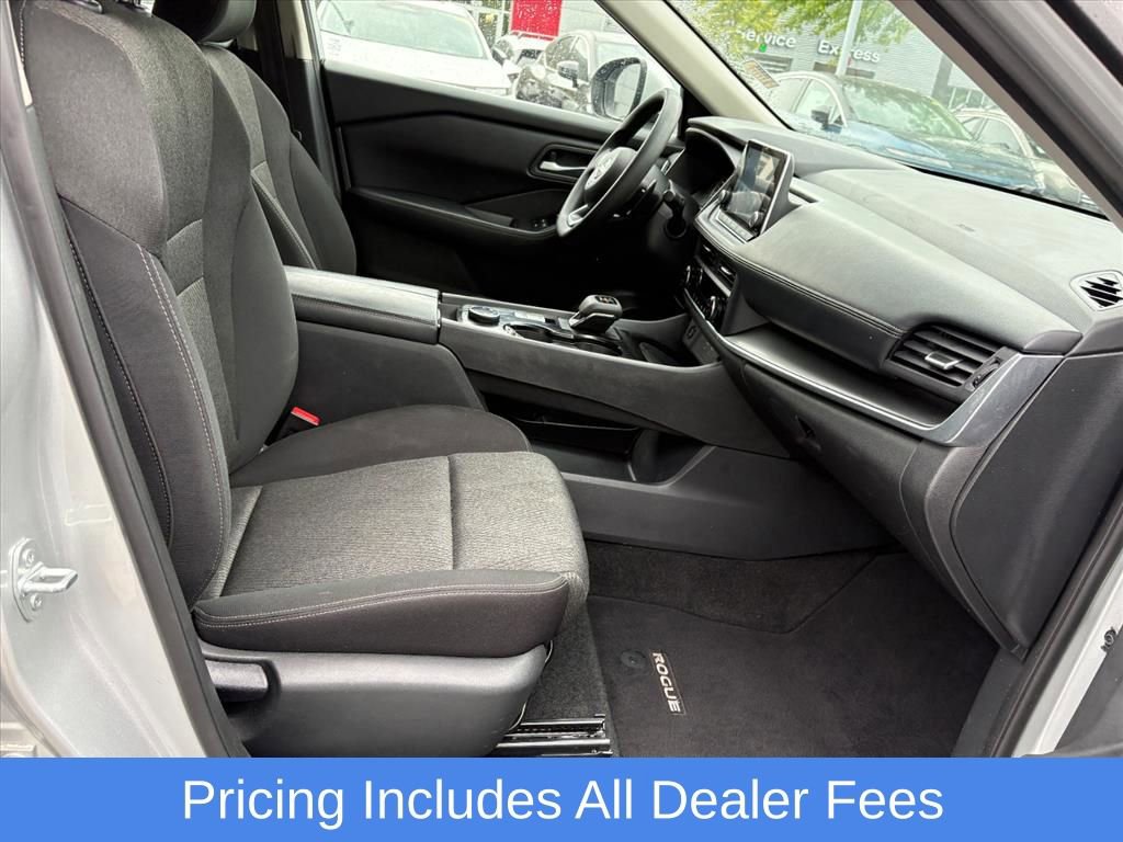 Used 2024 Nissan Rogue SV AWD/4WD image 18