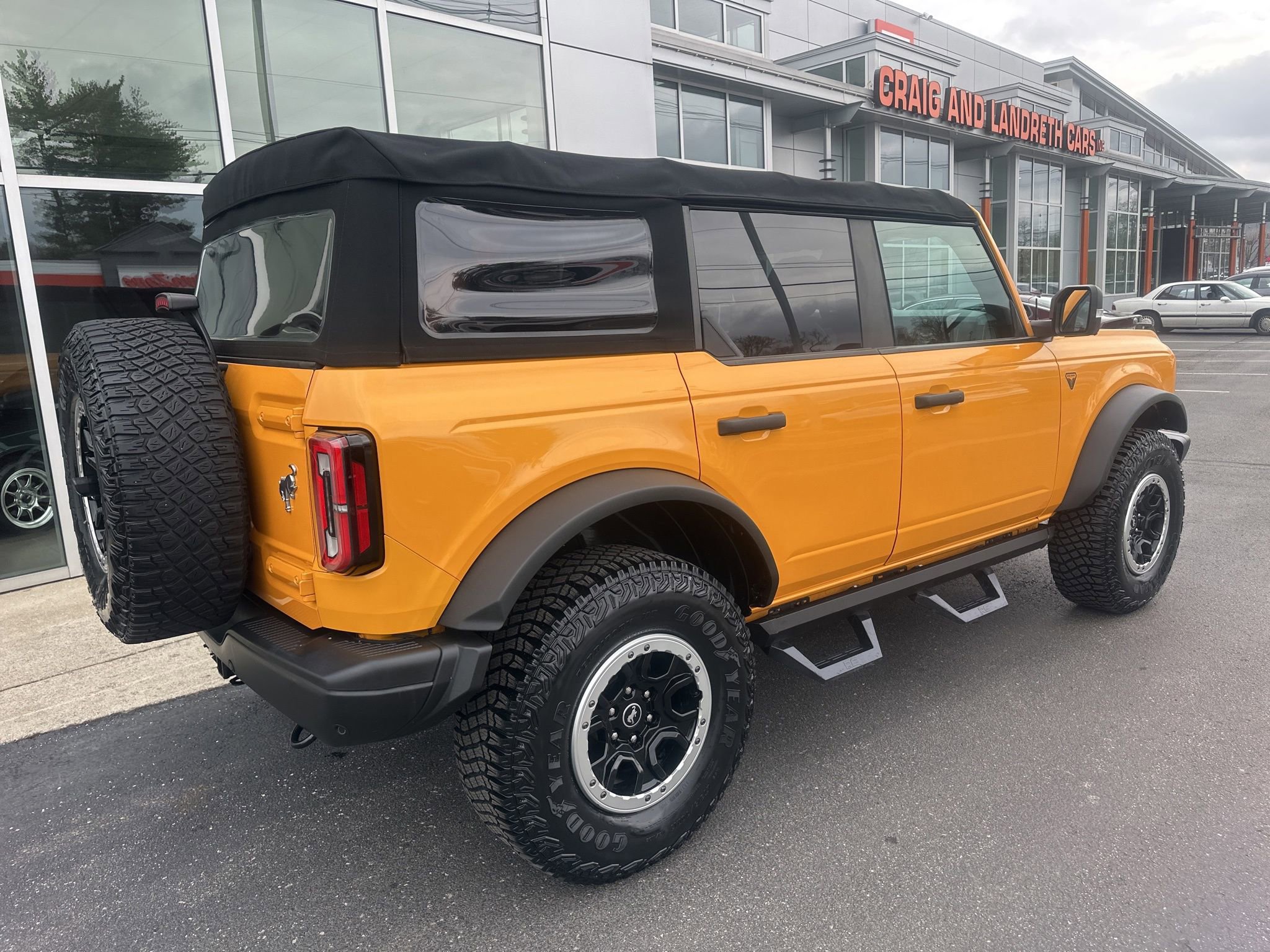 Used 2022 Ford Bronco Badlands w/ Sasquatch Package image 3