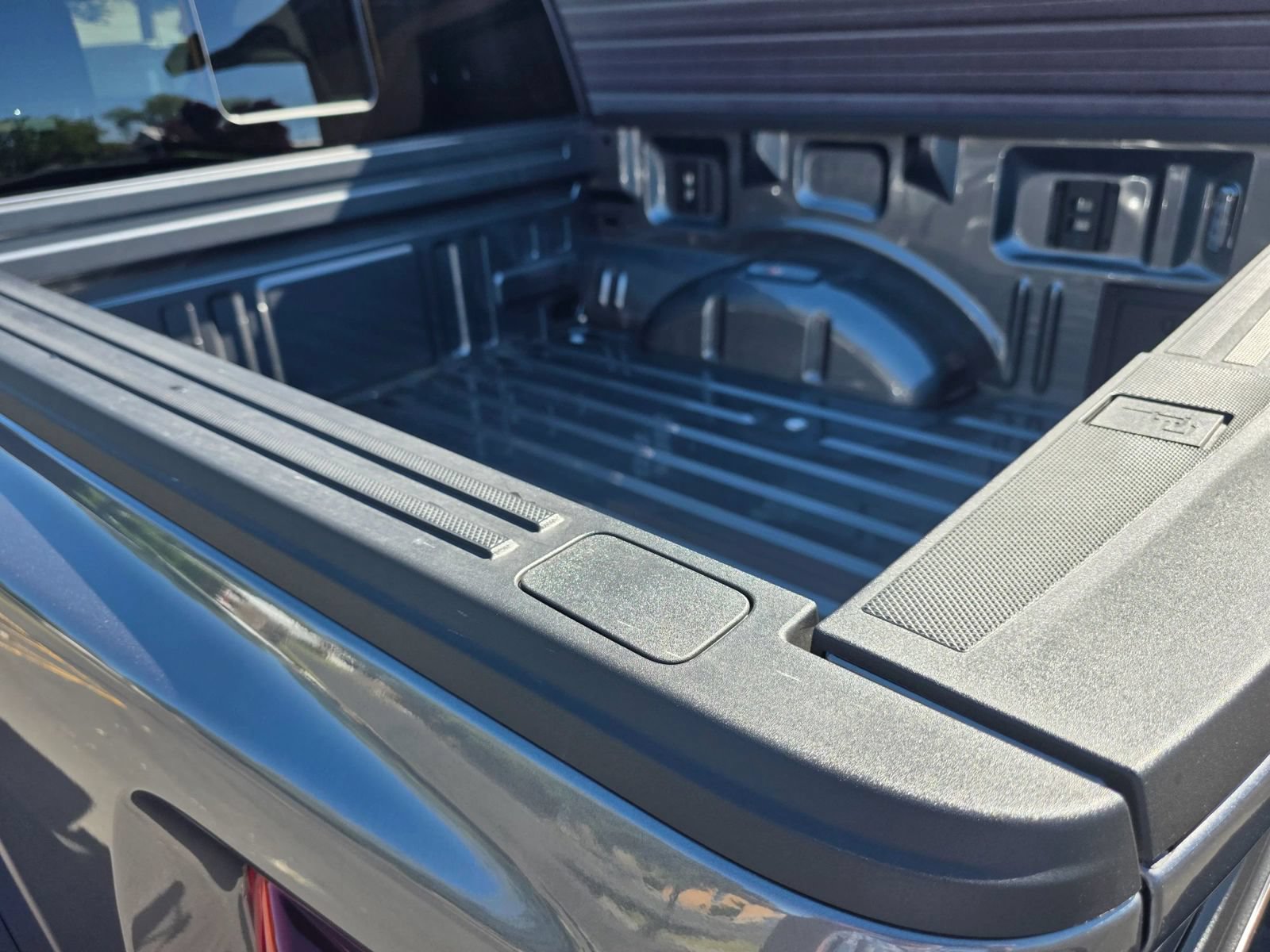 Used 2025 Ford F150 Raptor AWD/4WD image 49