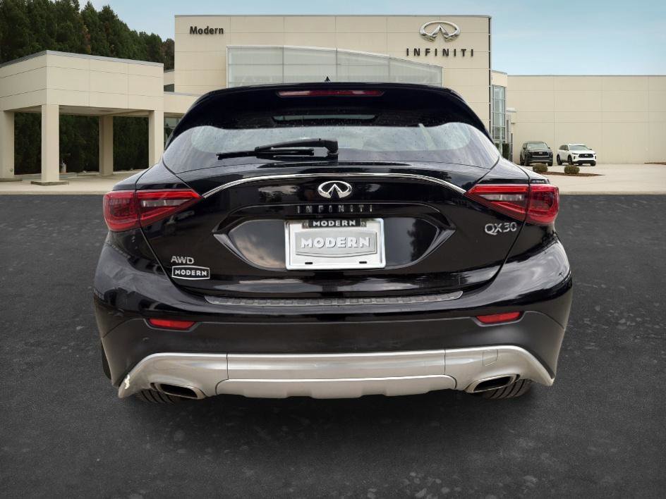 Used 2017 INFINITI QX30 Premium w/ Cargo Package AWD/4WD image 20