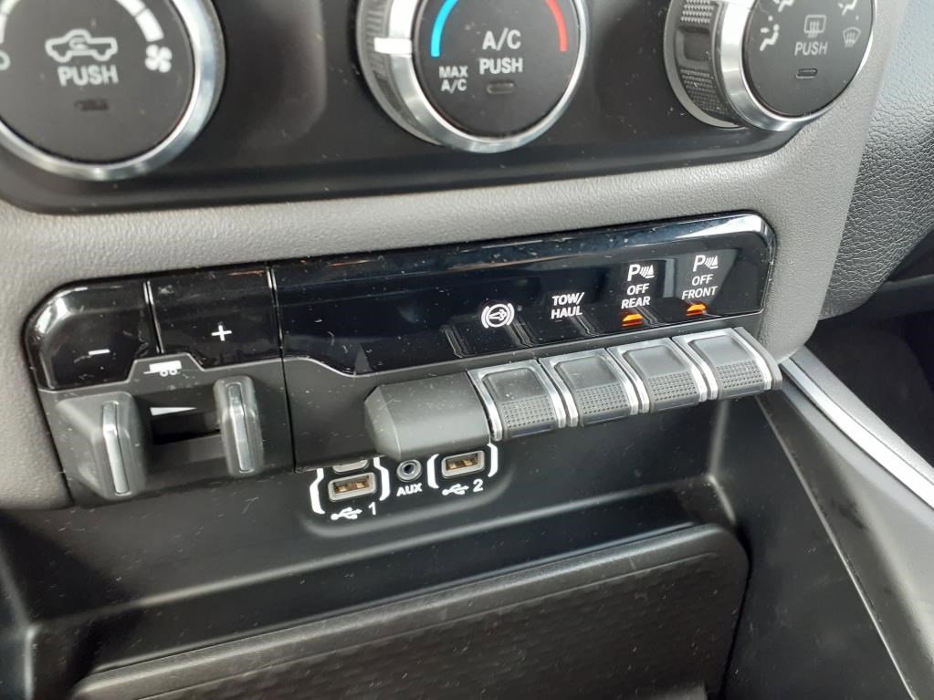 Used 2024 RAM 2500 Big Horn w/ Off Road Package image 9